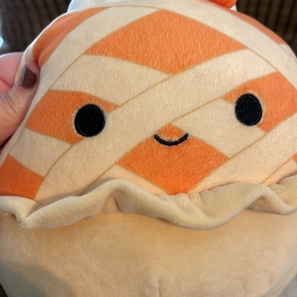 Squishmallows 7.5" PIPPIE THE PUMPKIN PIE PLUSH - Picture 7 of 15